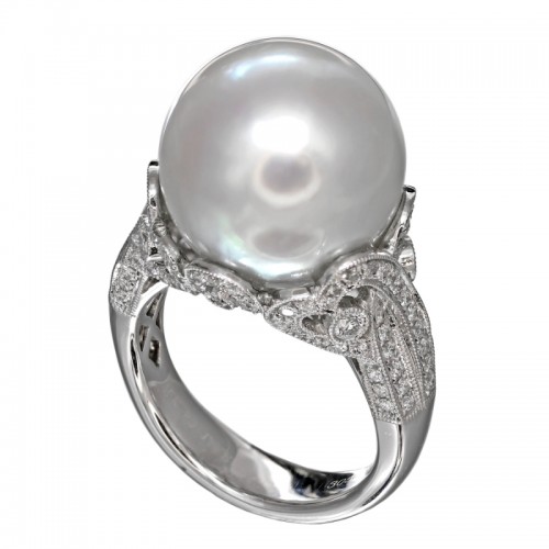 Jyes's Pave Scallop Shank Halfway Ring