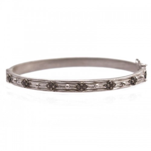 New World Huggie Hinged Bracelet With Granulation And Champagne Diamonds