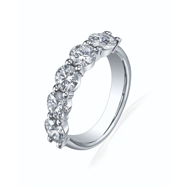Deutsch Signature Shared Prong Diamond Halfway Band