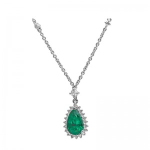Jye's Emerald and Round Diamond Halo Necklace