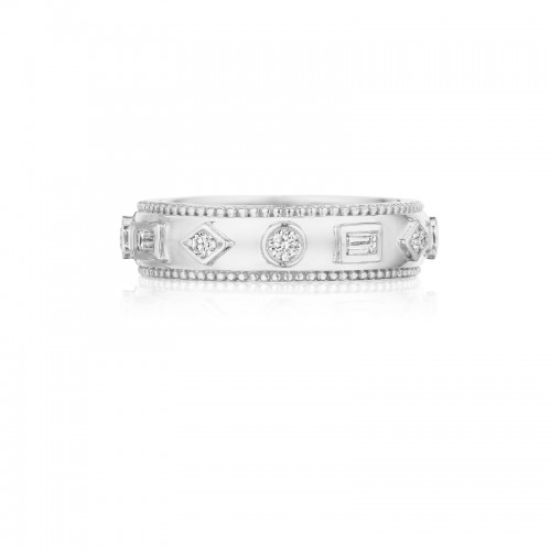 18K White Gold .44Ct Mixed Shape Round And Baguette Diamond Band With Twist