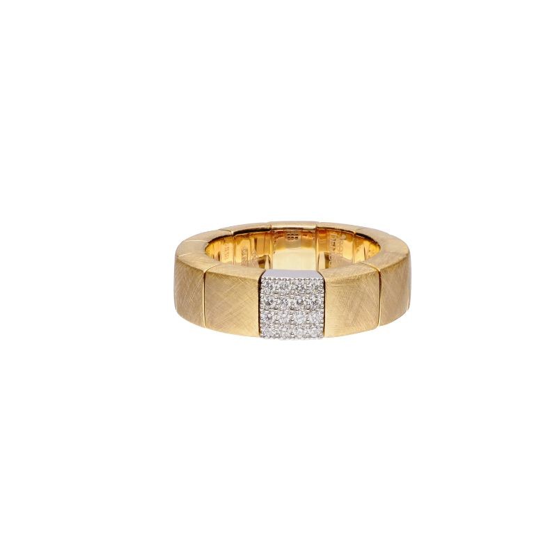 Matte 18K Yellow Gold Ring with1 Diamond Section