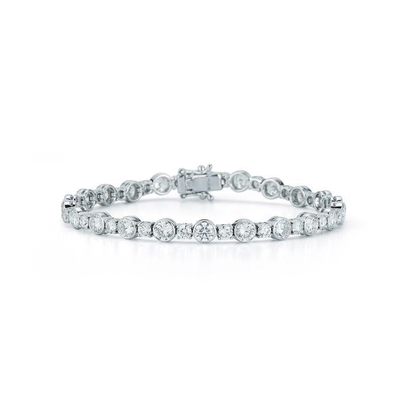 Deutsch Signature Alternating Size Diamond Bezel and 4 Prong Bracelet