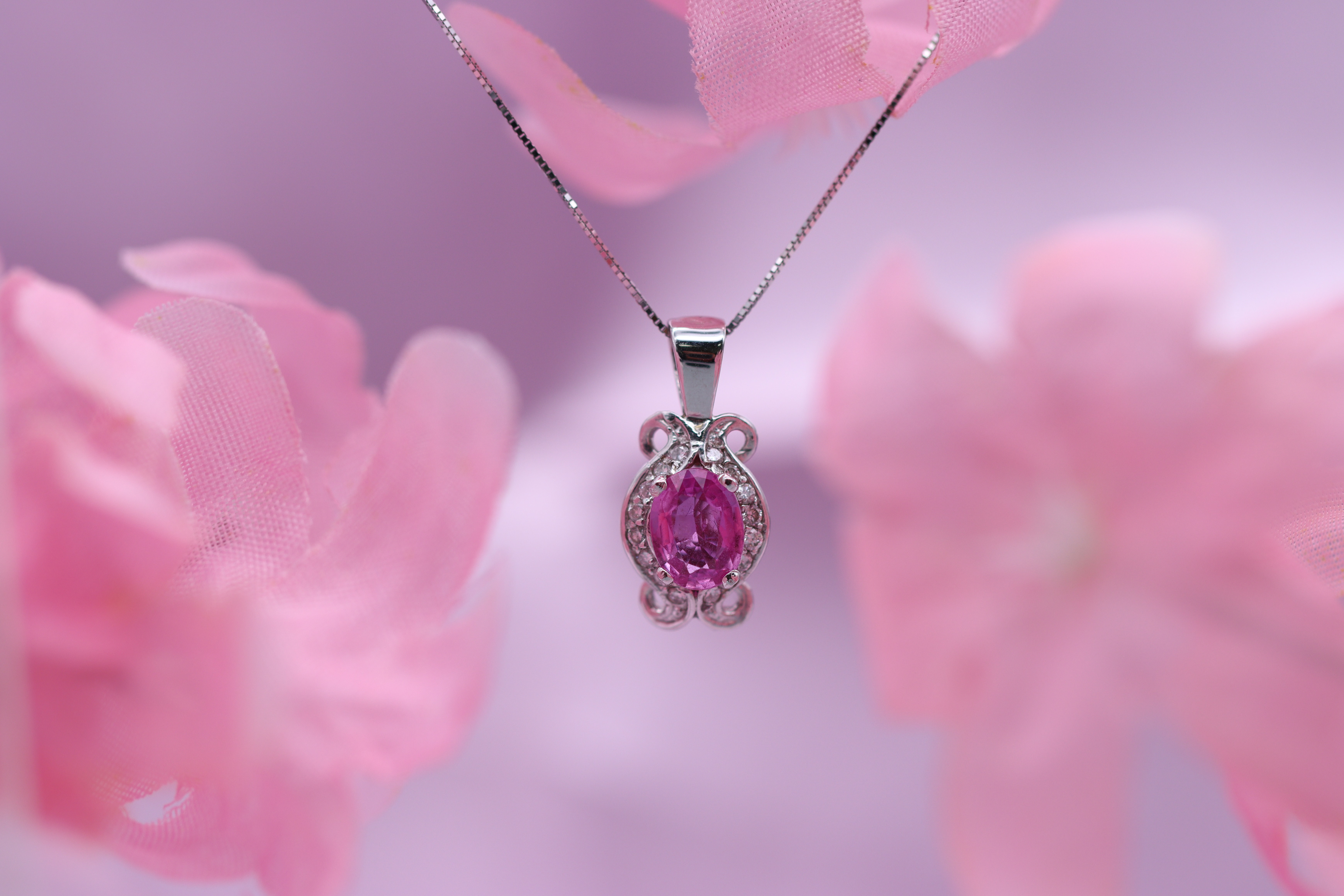 Louis Vuitton High Fashion Pink Sapphire And Diamond Necklace