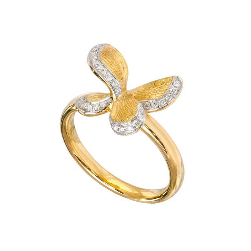 Jyes's Round Diamond Pave Edge Florentine Centre Butterfly Ring