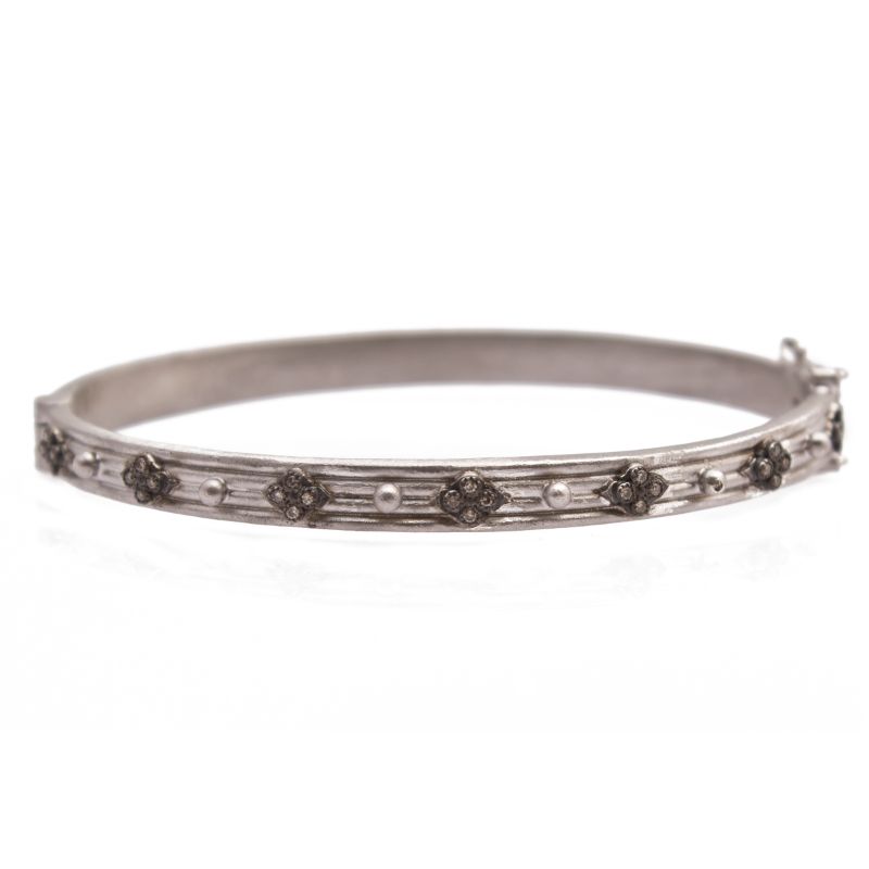 New World Huggie Hinged Bracelet With Granulation And Champagne Diamonds