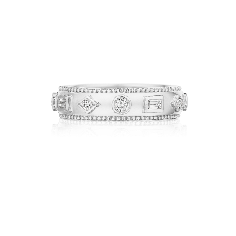 18K White Gold .44Ct Mixed Shape Round And Baguette Diamond Band With Twist