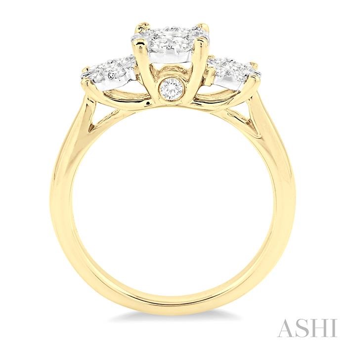 PAST PRESENT & FUTURE LOVEBRIGHT ESSENTIAL DIAMOND ENGAGEMENT RING