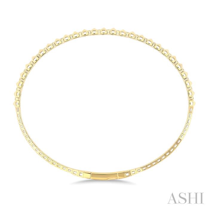 Pyramid Diamond Flex Bangle