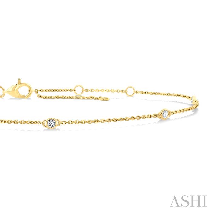 Round Shape Chain Station Diamond Bracelet