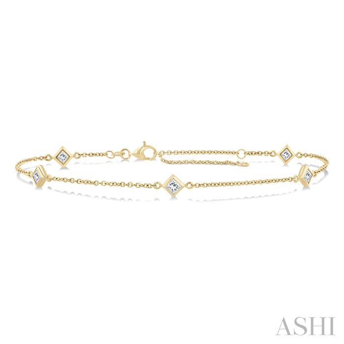 Princess Shape Diamond Station Chain Bracelet