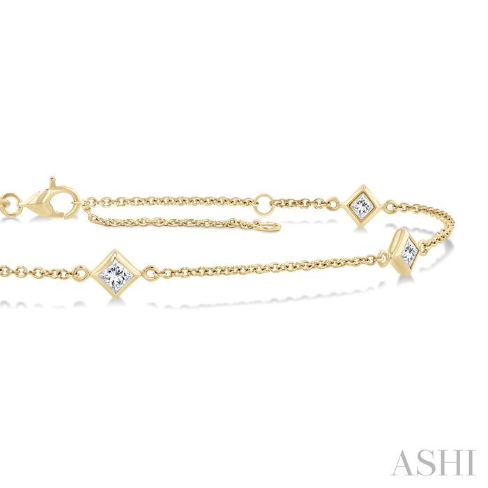 Princess Shape Diamond Station Chain Bracelet