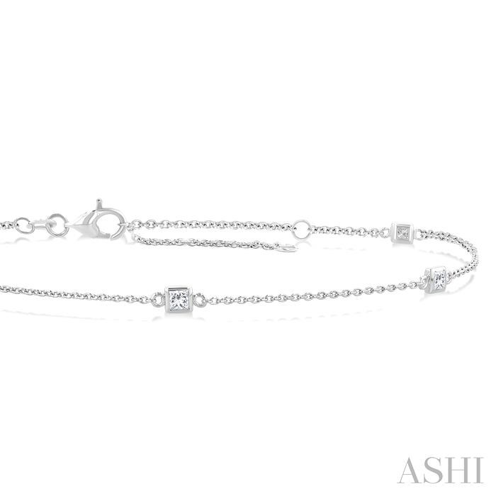 Princess Shape Diamond Station Chain Bracelet
