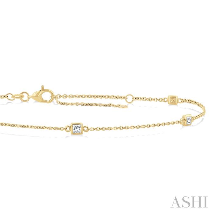 Princess Shape Diamond Station Chain Bracelet