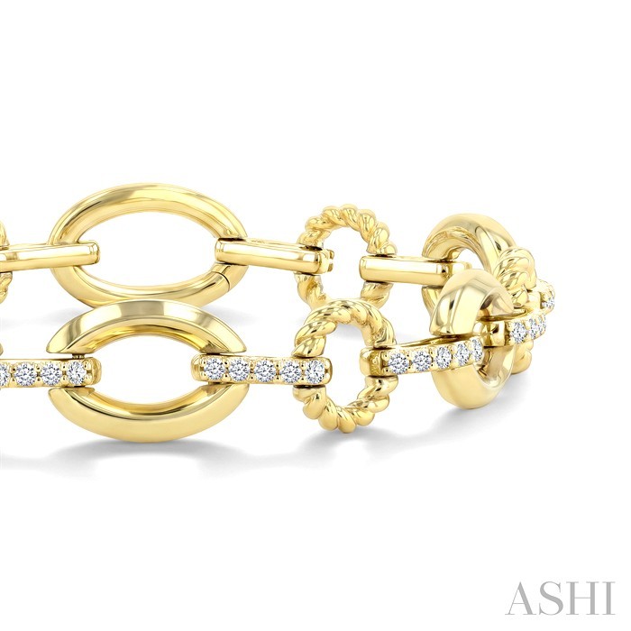 Aeris Gold Oval Link Diamond Fashion Bracelet