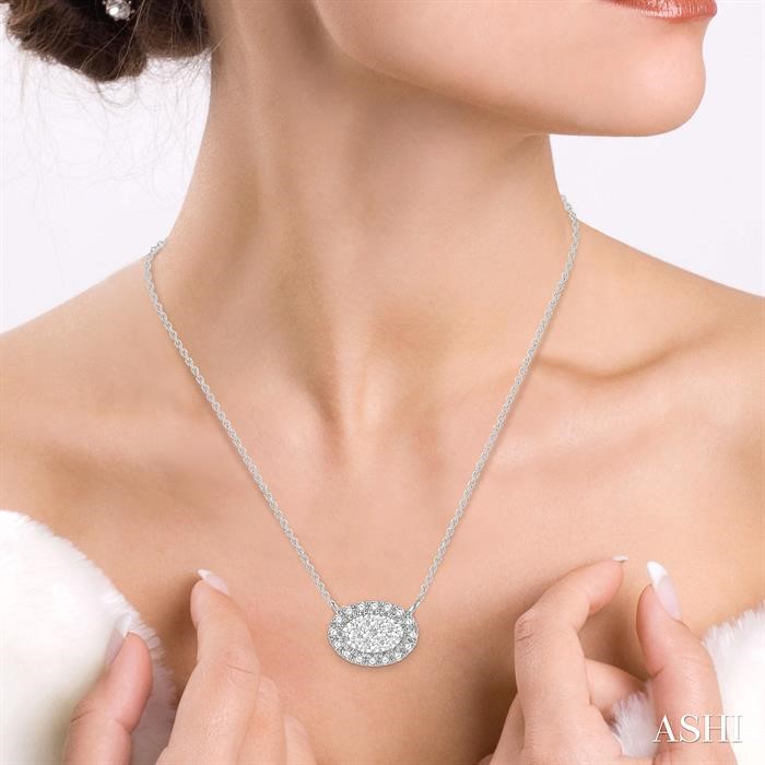 OVAL SHAPE EAST-WEST HALO LOVEBRIGHT ESSENTIAL DIAMOND NECKLACE
